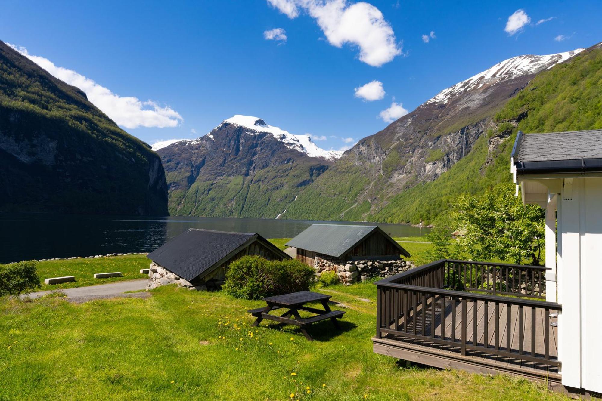 Geirangerfjorden Feriesenter Hotel Exterior photo